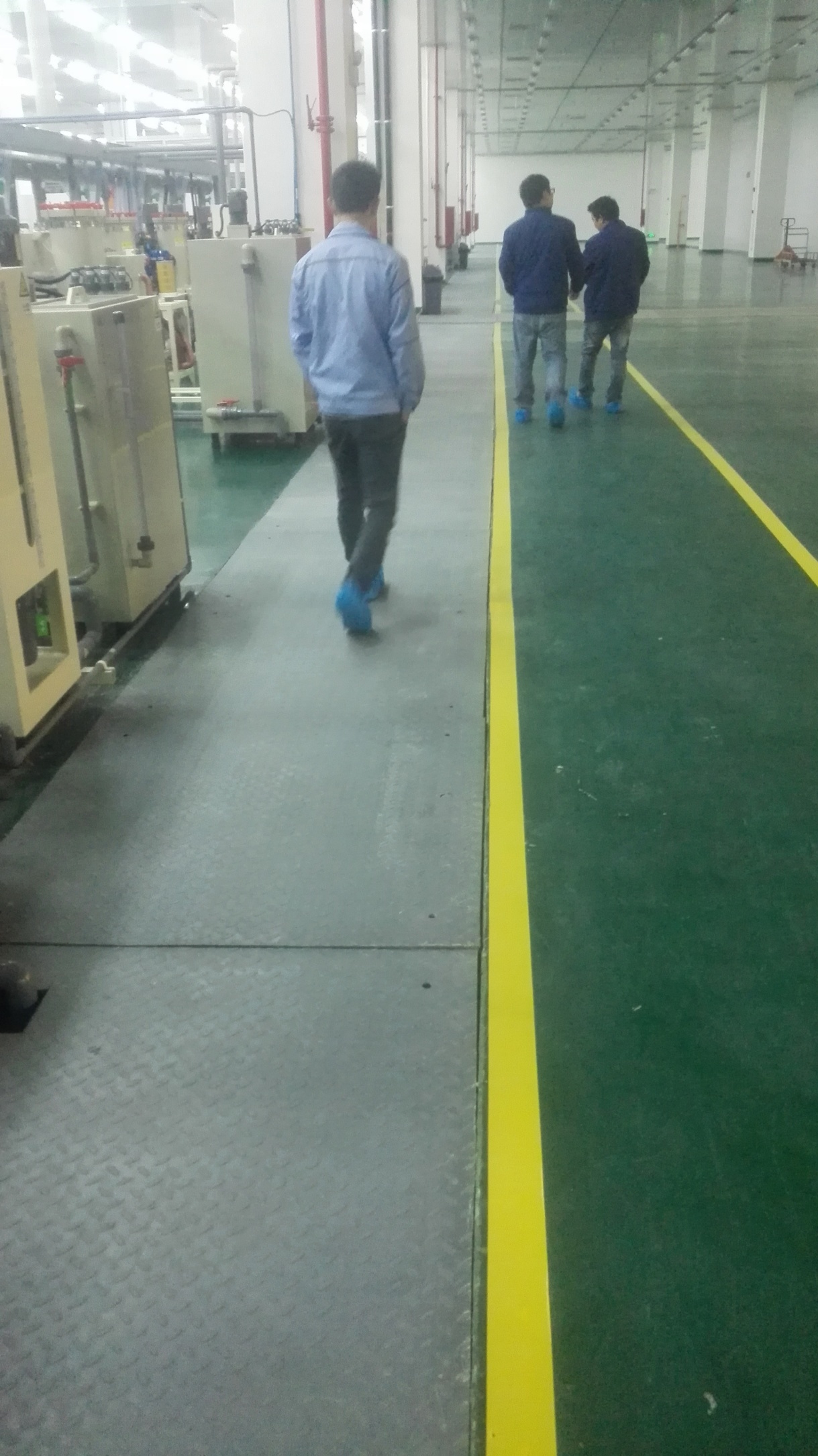 珠海雙贏集團(tuán)廠區(qū)玻璃鋼格柵蓋板、防腐工程安裝(圖2)